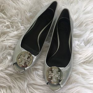 Tory Burch Silver Tumbled Leather Kitty Wedge 8